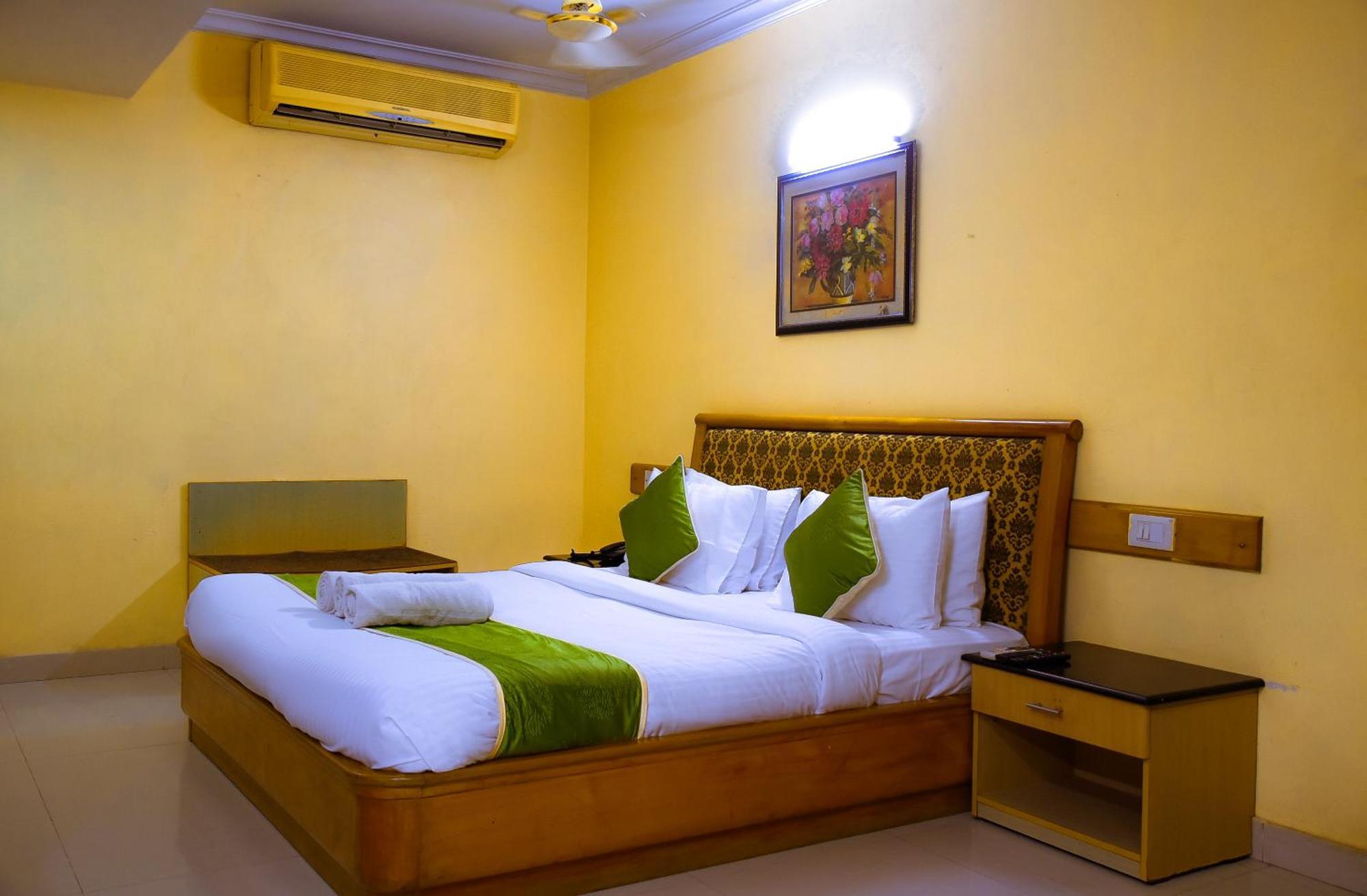 Naksha Tree Hotels - Mogappair Chennai Exterior photo