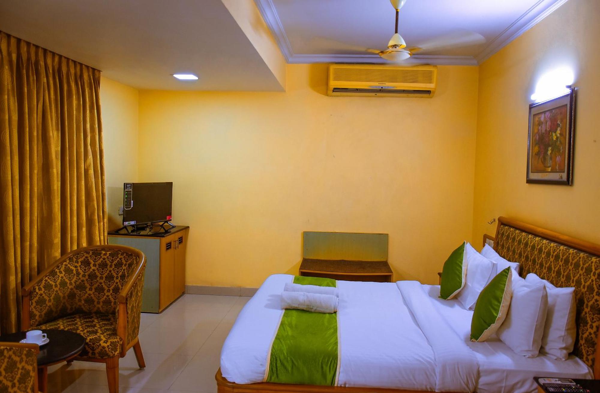 Naksha Tree Hotels - Mogappair Chennai Exterior photo